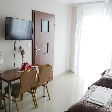 Belweder Aparthotel Porosły Eksteriør bilde