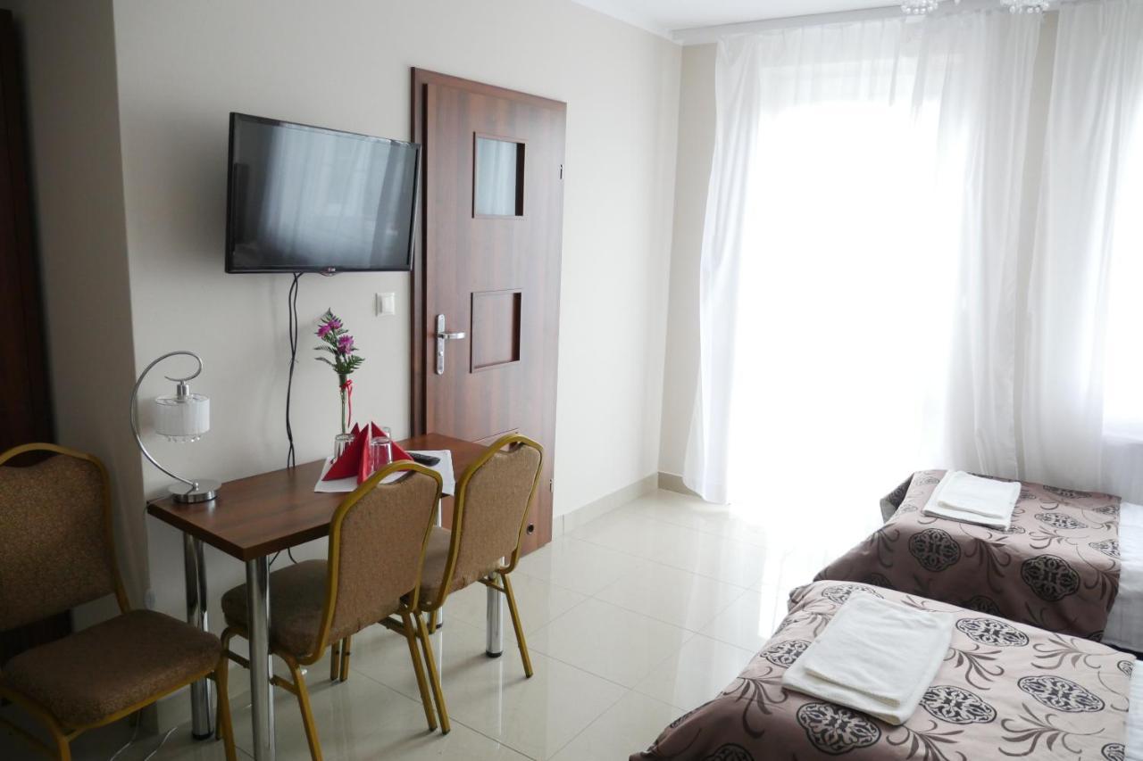 Belweder Aparthotel Porosły Eksteriør bilde