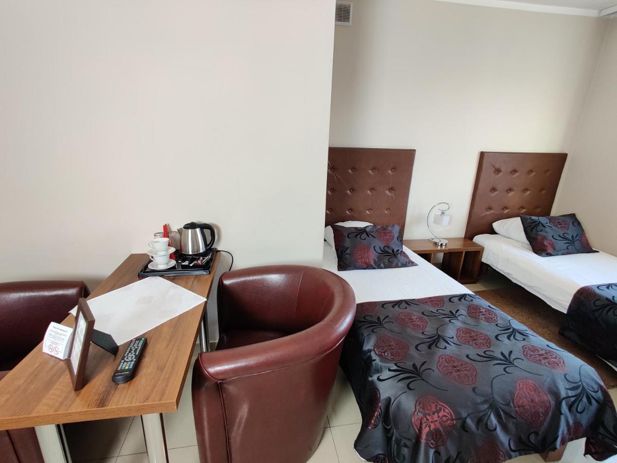 Belweder Aparthotel Porosły Eksteriør bilde