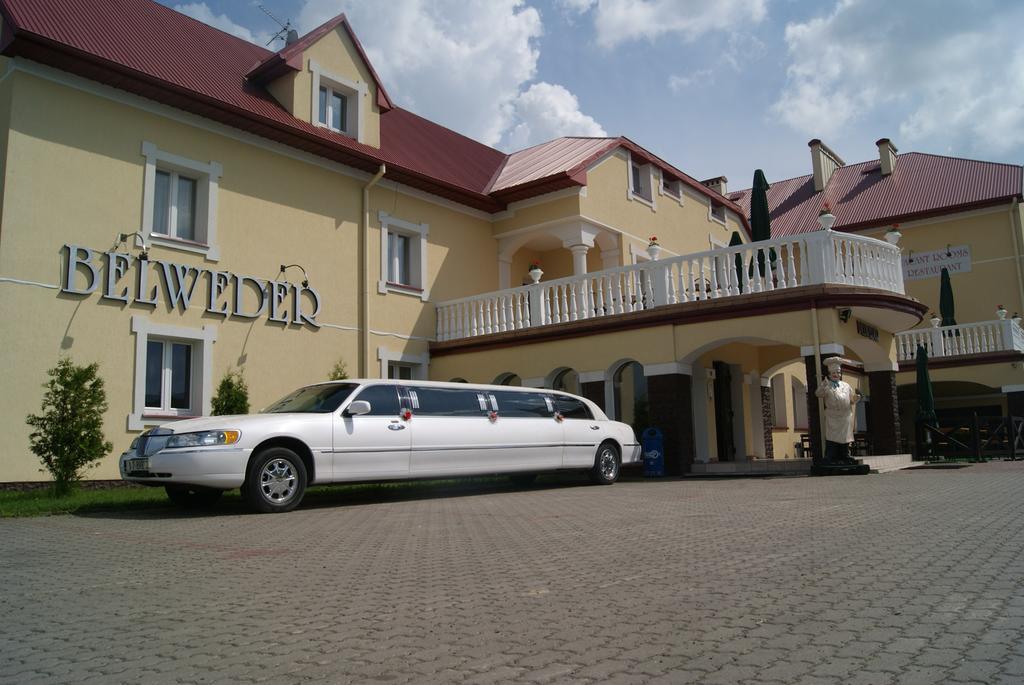 Belweder Aparthotel Porosły Eksteriør bilde